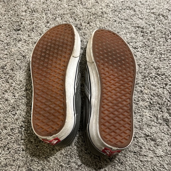 Slip on grey Vans, Women’s 9.5/Men’s 8 - Picture 5 of 5